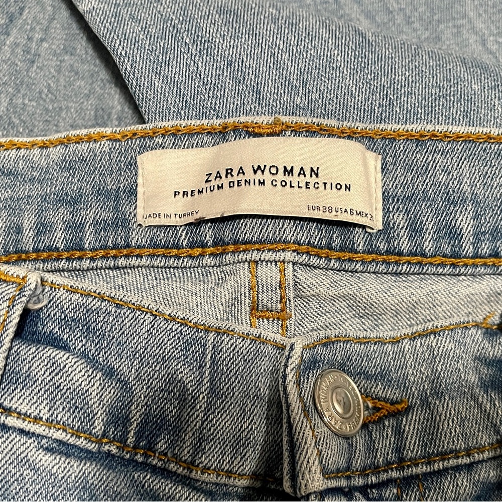 Zara Light Blue Denim Jeans - Picture 3 of 4